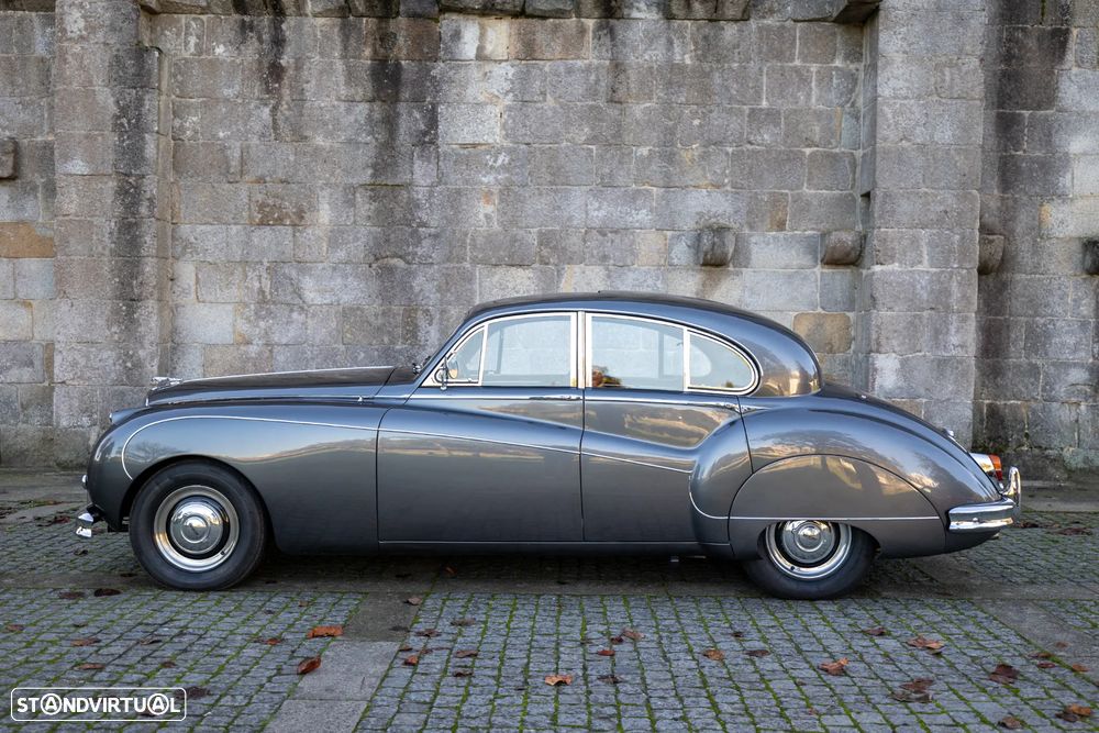 Jaguar MK IX - 17