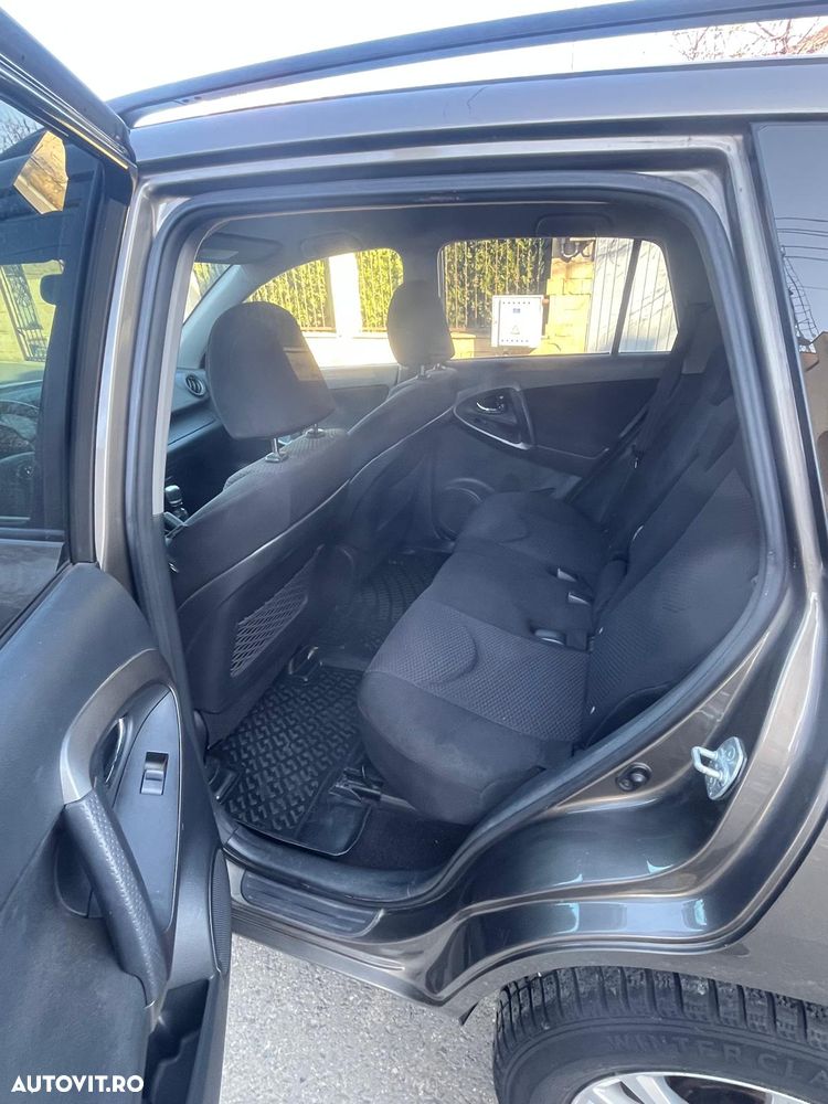 Toyota RAV4 2.2 D-4D 4x4 Travel - 9