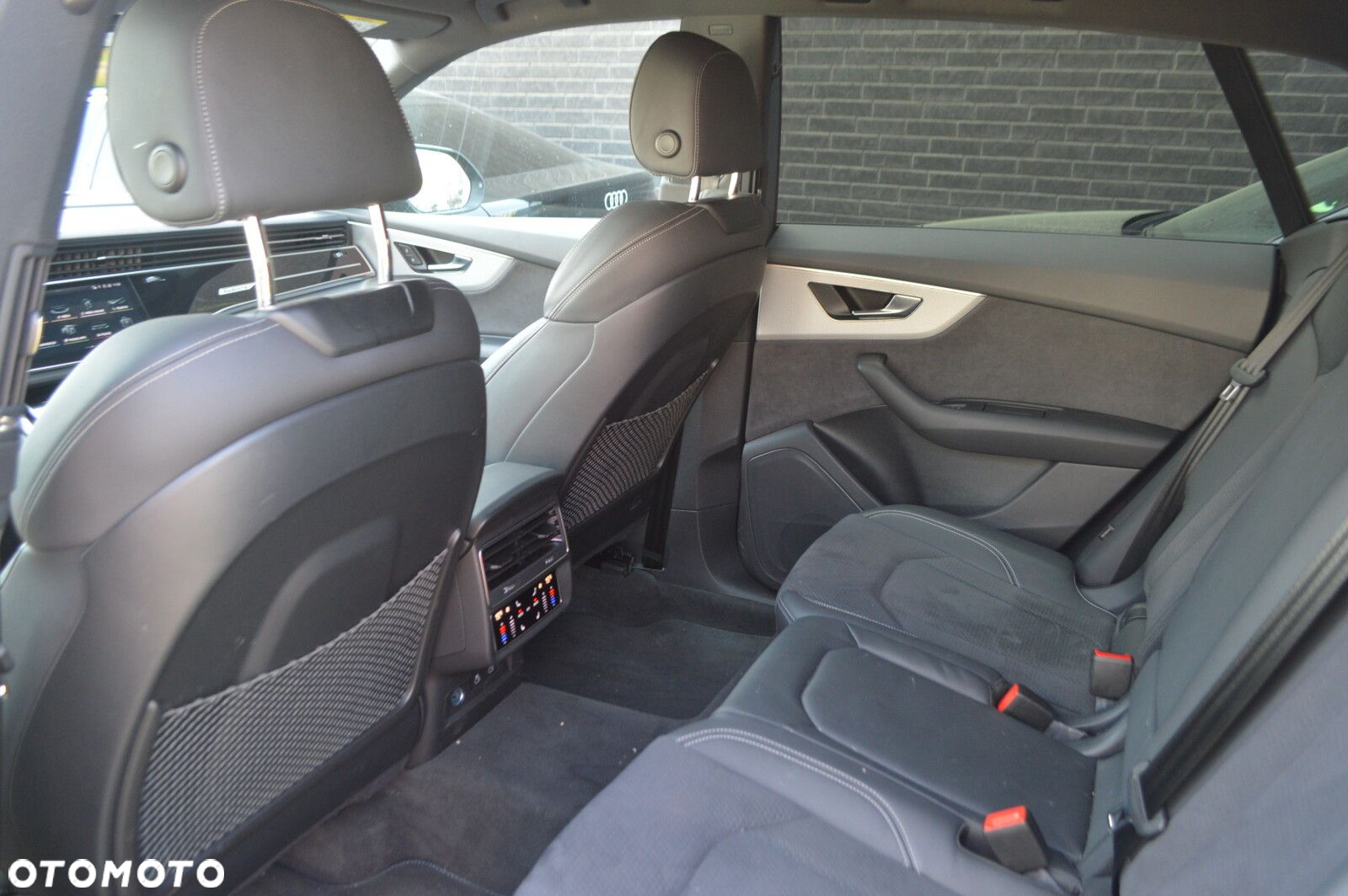 Audi SQ8 - 25