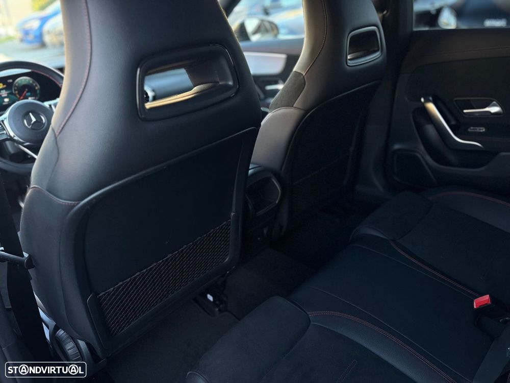 Mercedes-Benz CLA 250 e Shooting Brake AMG Line - 17