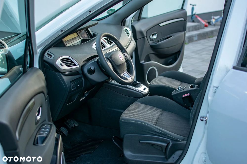 Renault Grand Scenic - 6