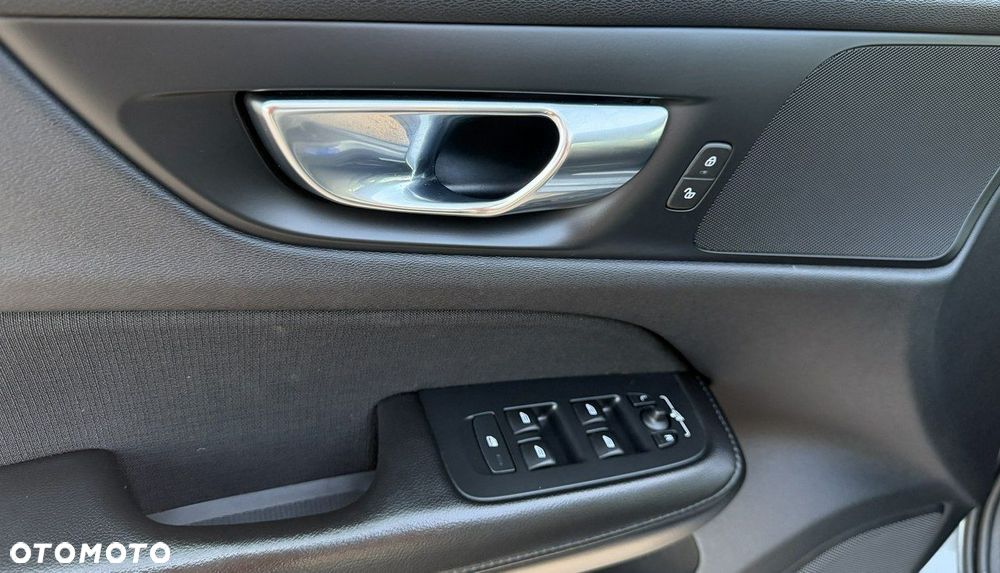 Volvo V60 D4 Geartronic Momentum Pro - 31