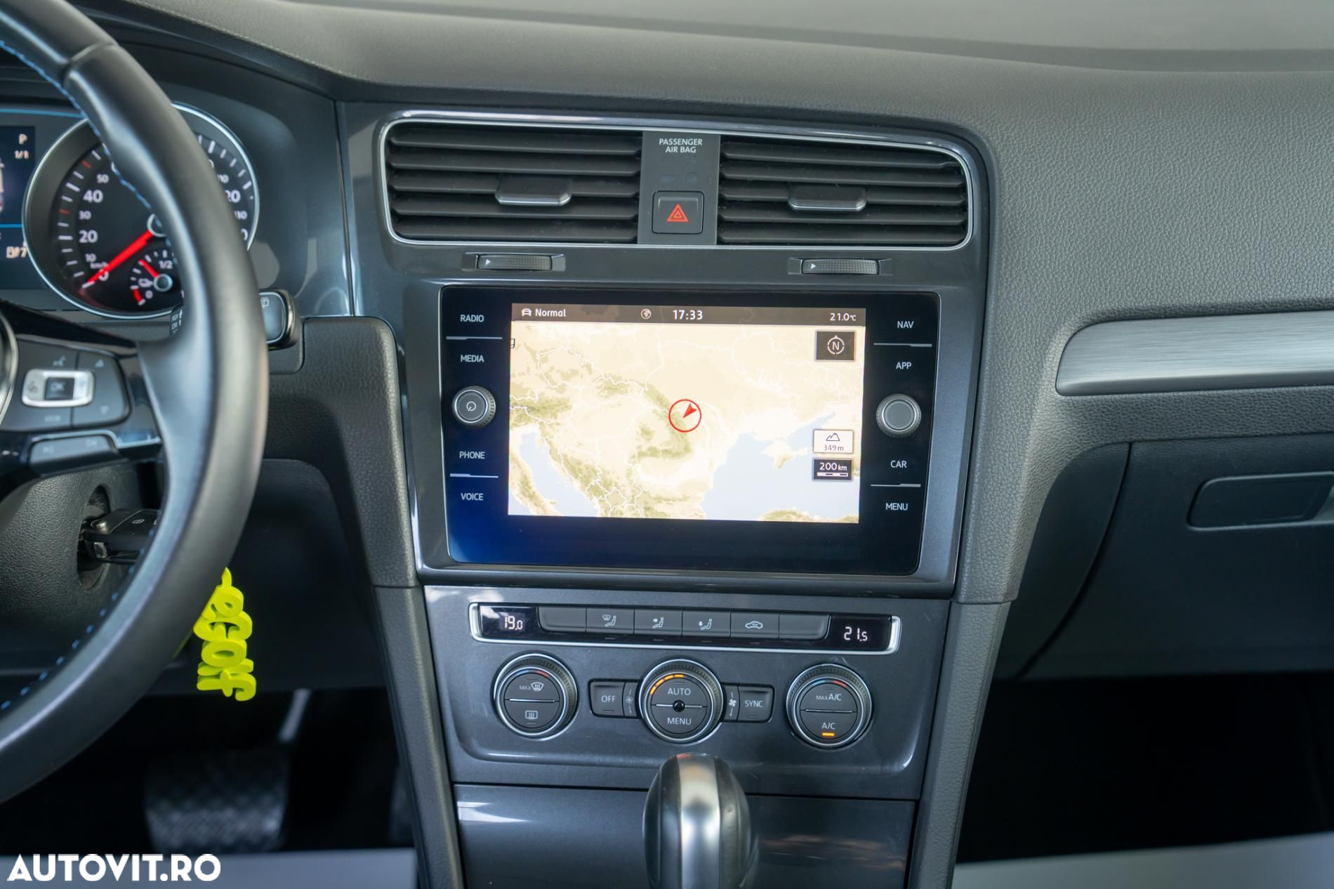 Volkswagen Golf e-Golf - 15