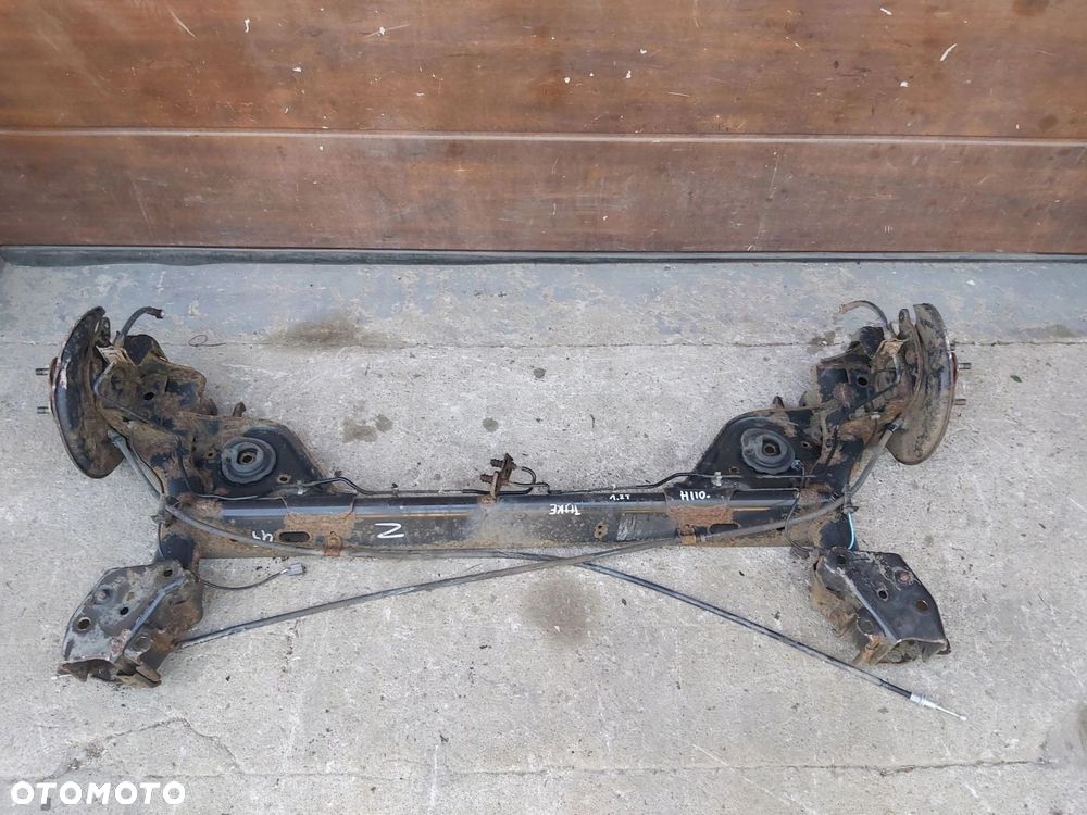 Nissan Juke I F15 Lift Belka zawieszenia tył 1,2 DIG-T - 1