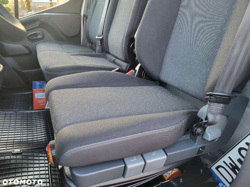 Opel Movano z windą salon Polska - 29