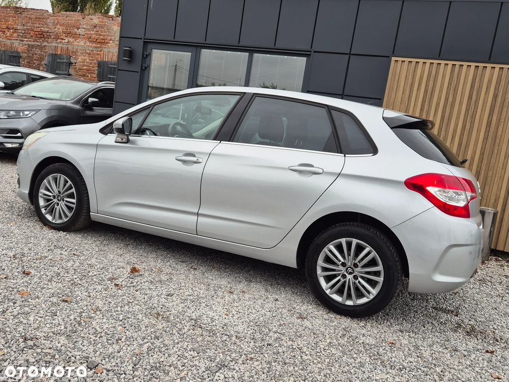 Citroën C4 VTi 120 Attraction - 8