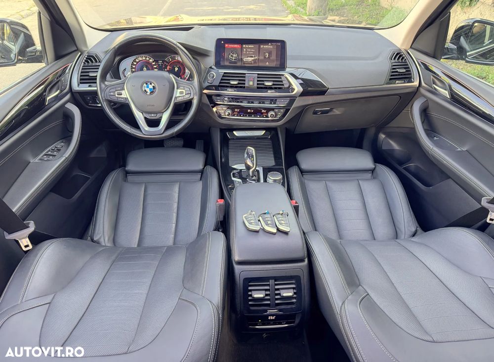 BMW X3 xDrive20i AT xLine - 3