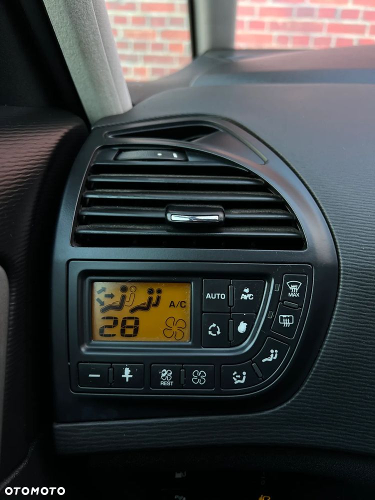 Citroën C4 Picasso - 27