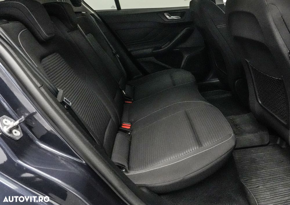 Ford Focus 1.0 EcoBoost Titanium Business - 16