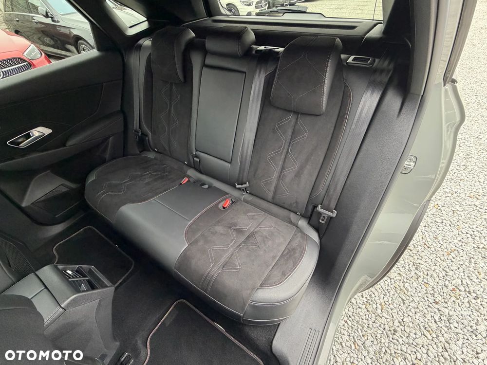 DS Automobiles DS 7 Crossback 1.6 E-Tense Performance Line + - 32