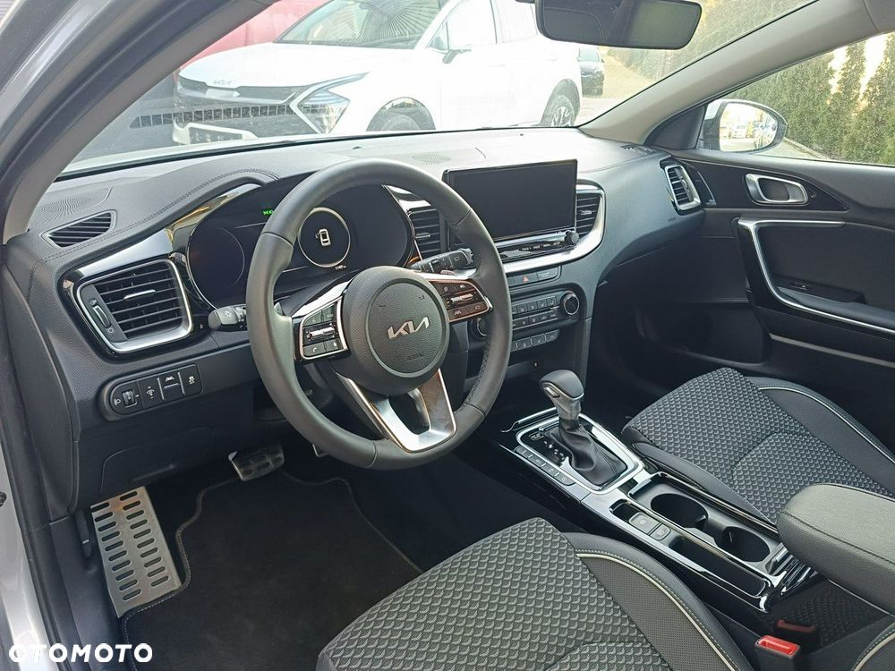 Kia Ceed - 13