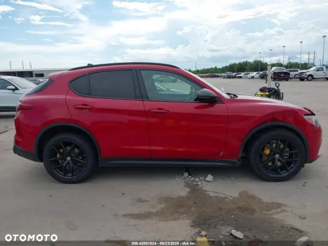 Alfa Romeo Stelvio 2.0 Turbo 16V AT8-Q4 Veloce Ti - 9