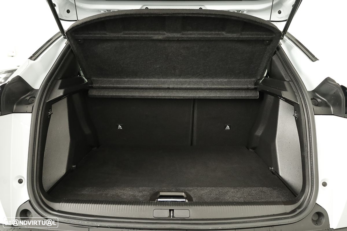 Peugeot 2008 1.2 PureTech Allure EAT8 - 24