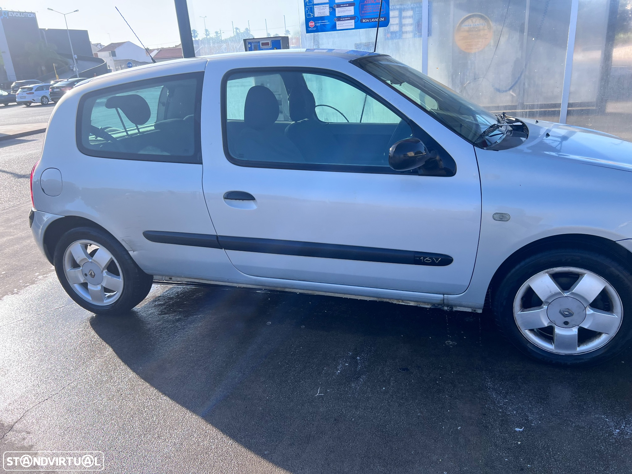Renault Clio 1.2 16V Confort - 4