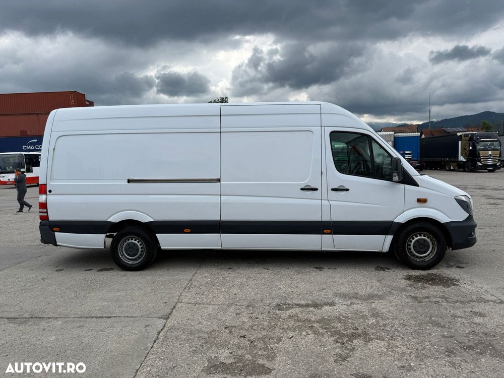Mercedes-Benz Sprinter - 2