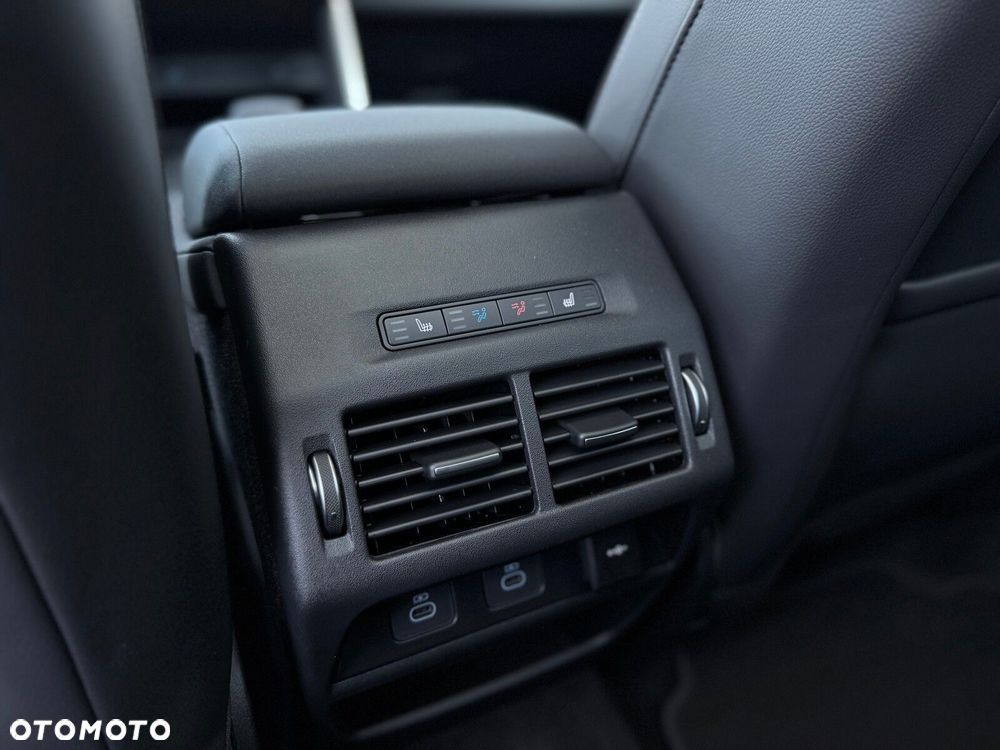 Land Rover Discovery Sport - 24