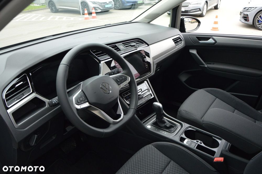 Volkswagen Touran - 16