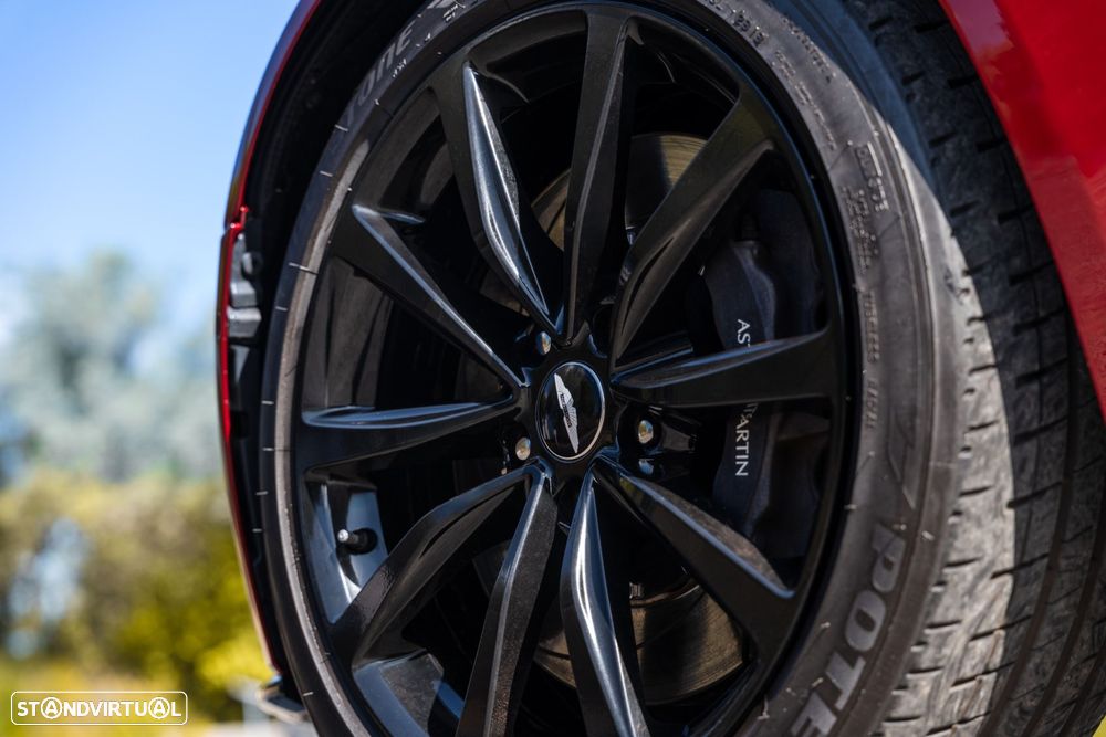 Aston Martin DB11 Coupé V12 AMR - 3