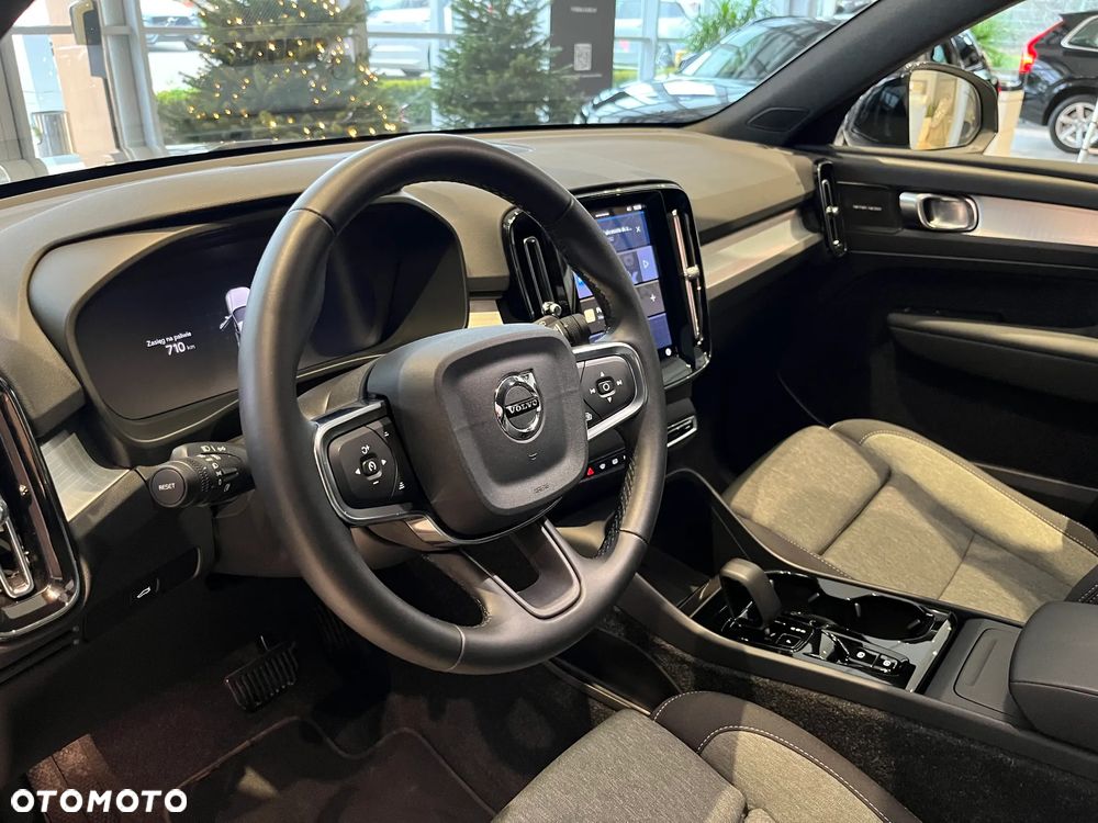 Volvo XC 40 B3 Plus Dark - 10