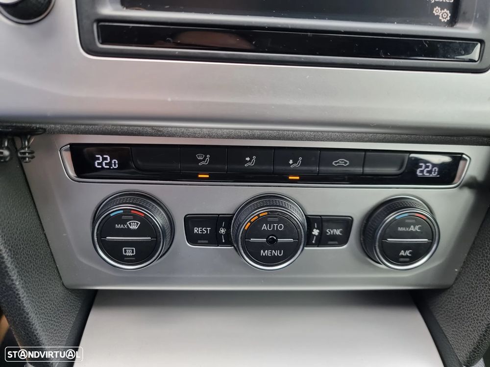 VW Passat Variant 2.0 TDi Confortline - 17