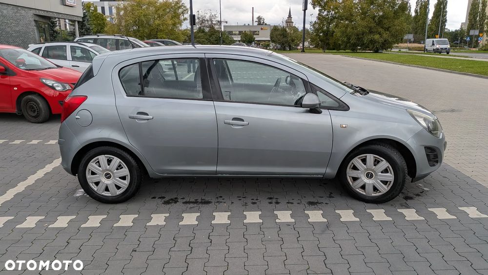 Opel Corsa 1.4 16V Cosmo - 2