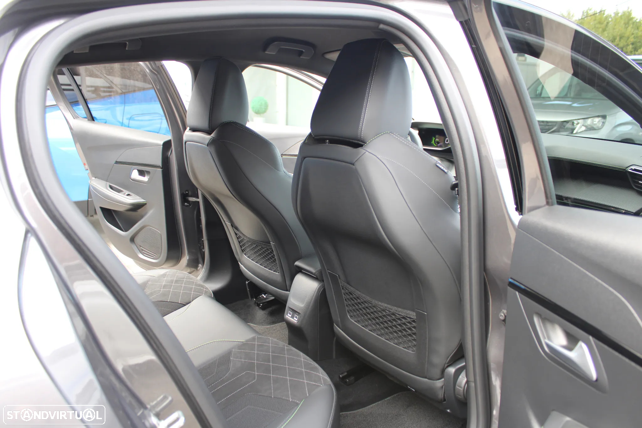 Peugeot 208 1.2 PureTech GT Line EAT8 - 45