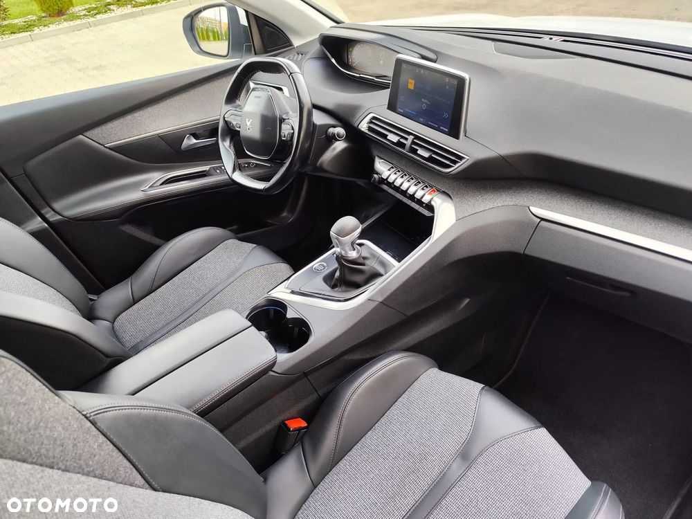 Peugeot 3008 - 23
