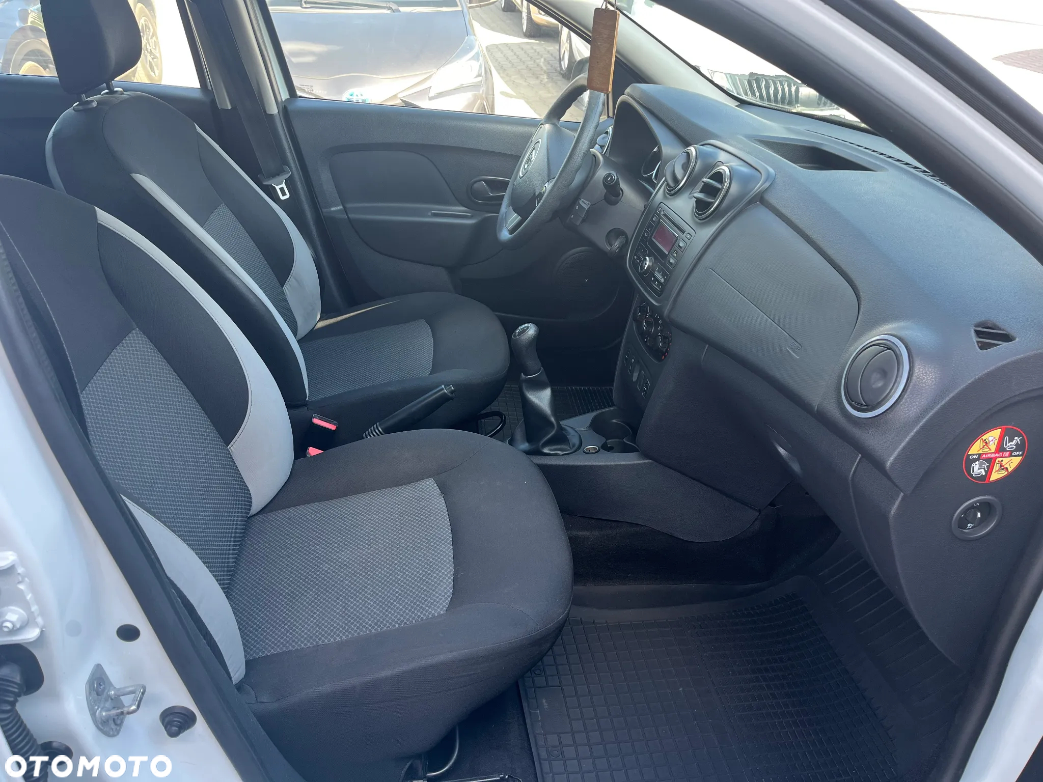 Dacia Sandero 1.2 16V 75 Ambiance - 13