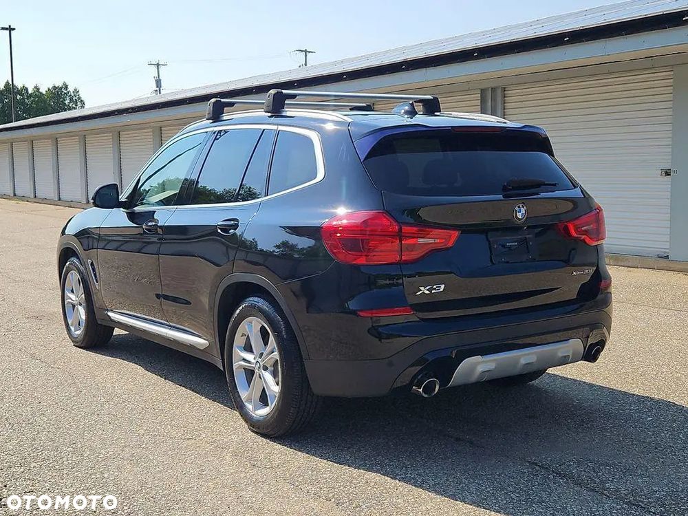 BMW X3 xDrive30i Luxury Line - 4