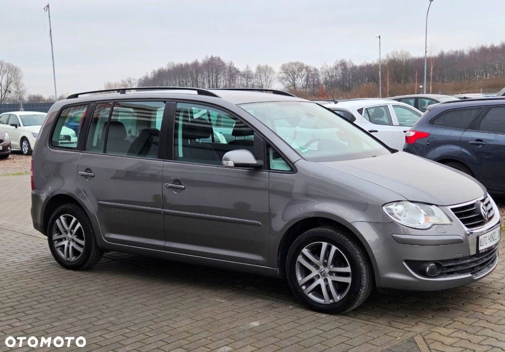 Volkswagen Touran - 2