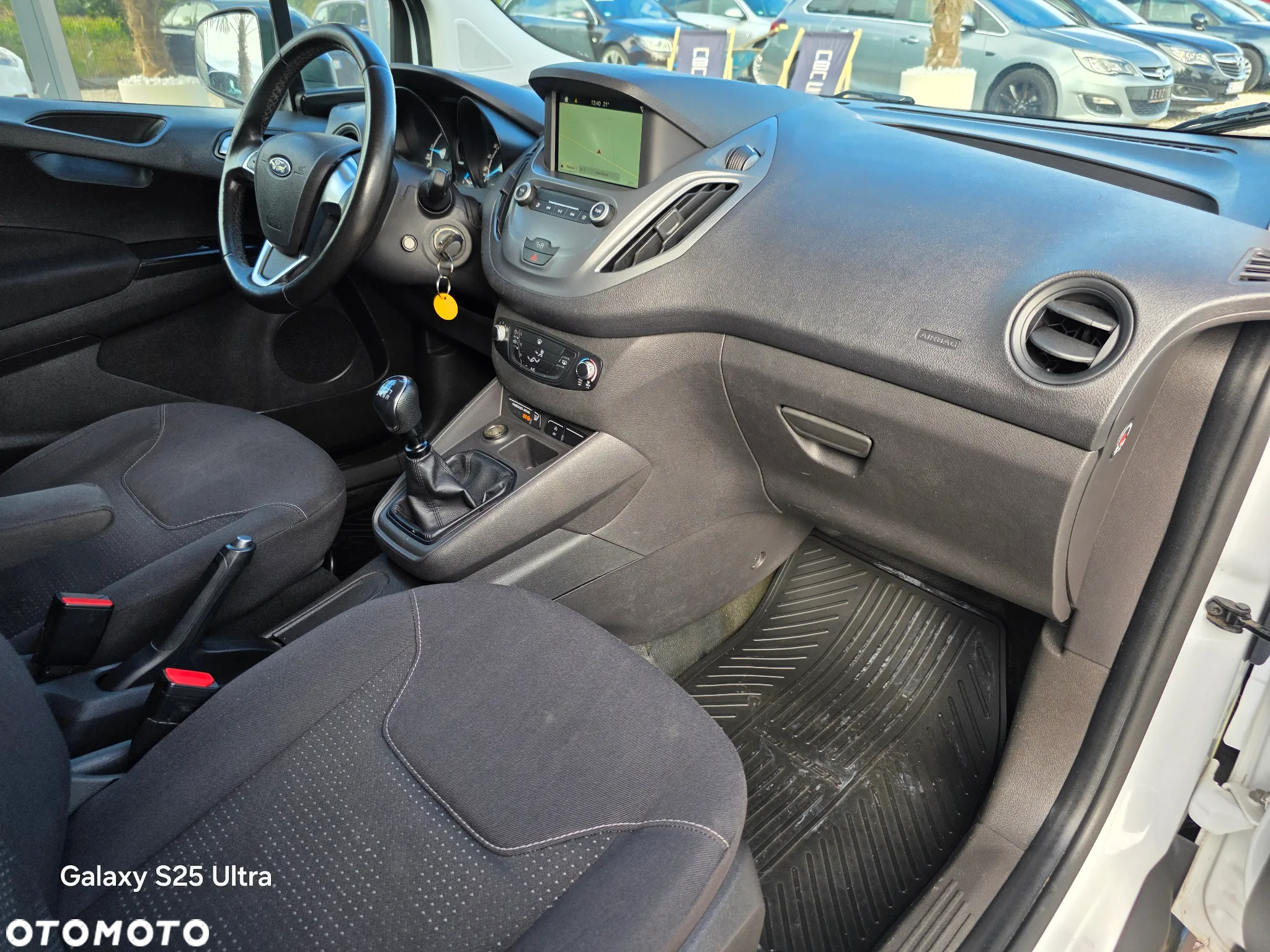 Ford Transit Courier - 8