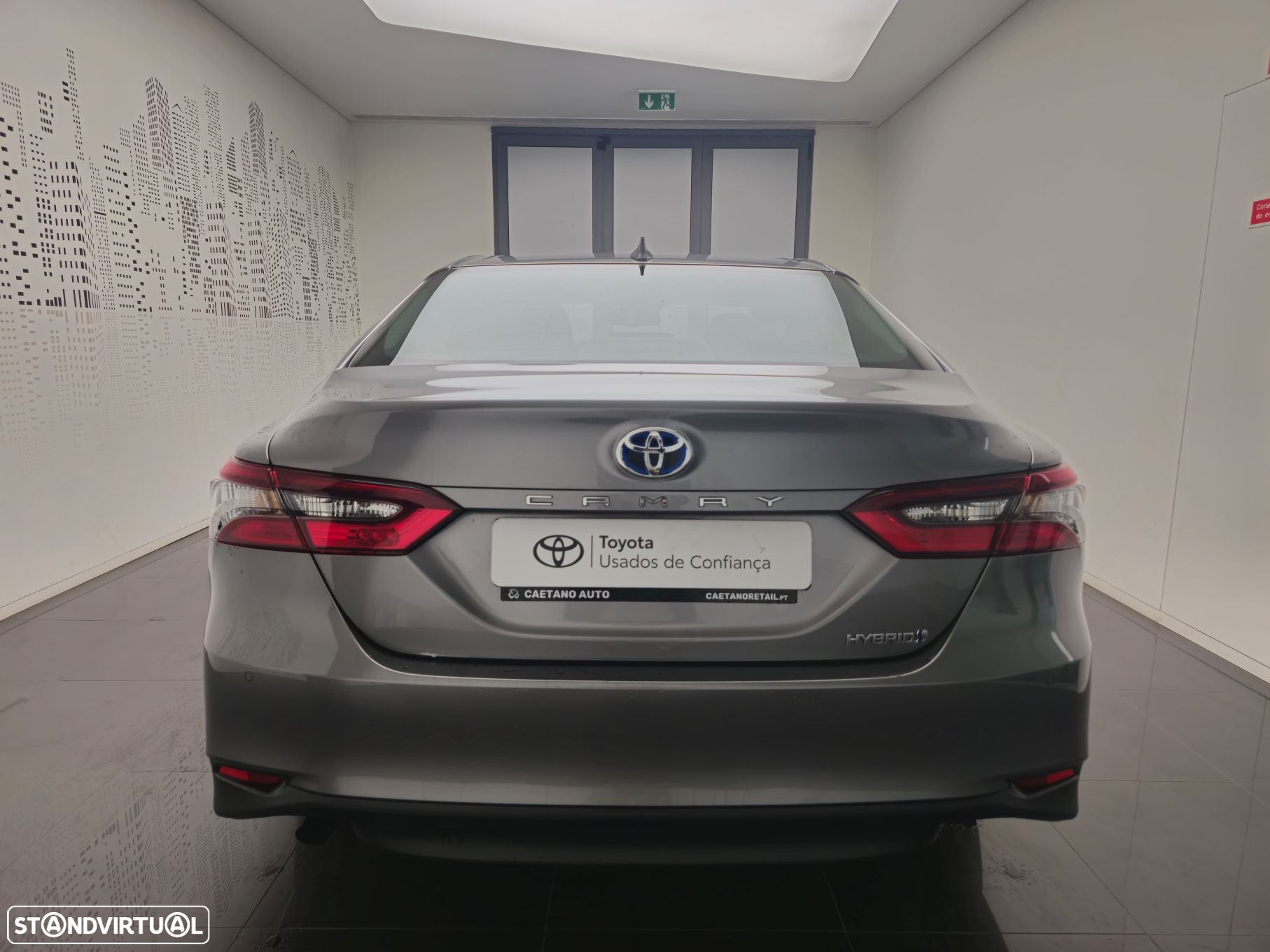 Toyota Camry - 4