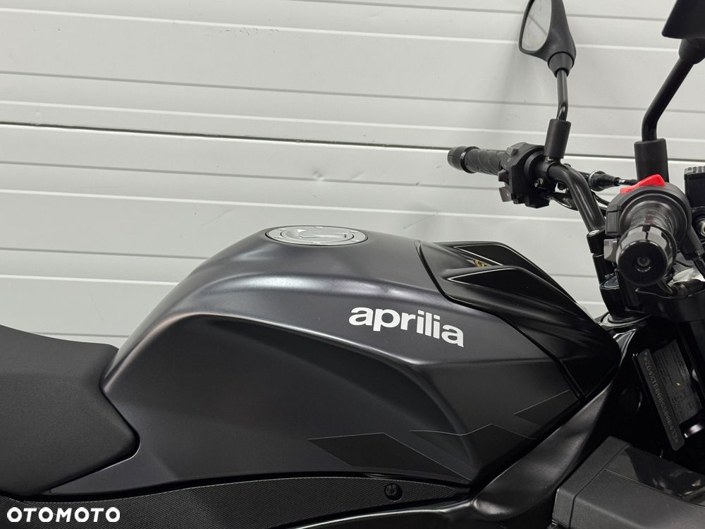 Aprilia Tuono - 9