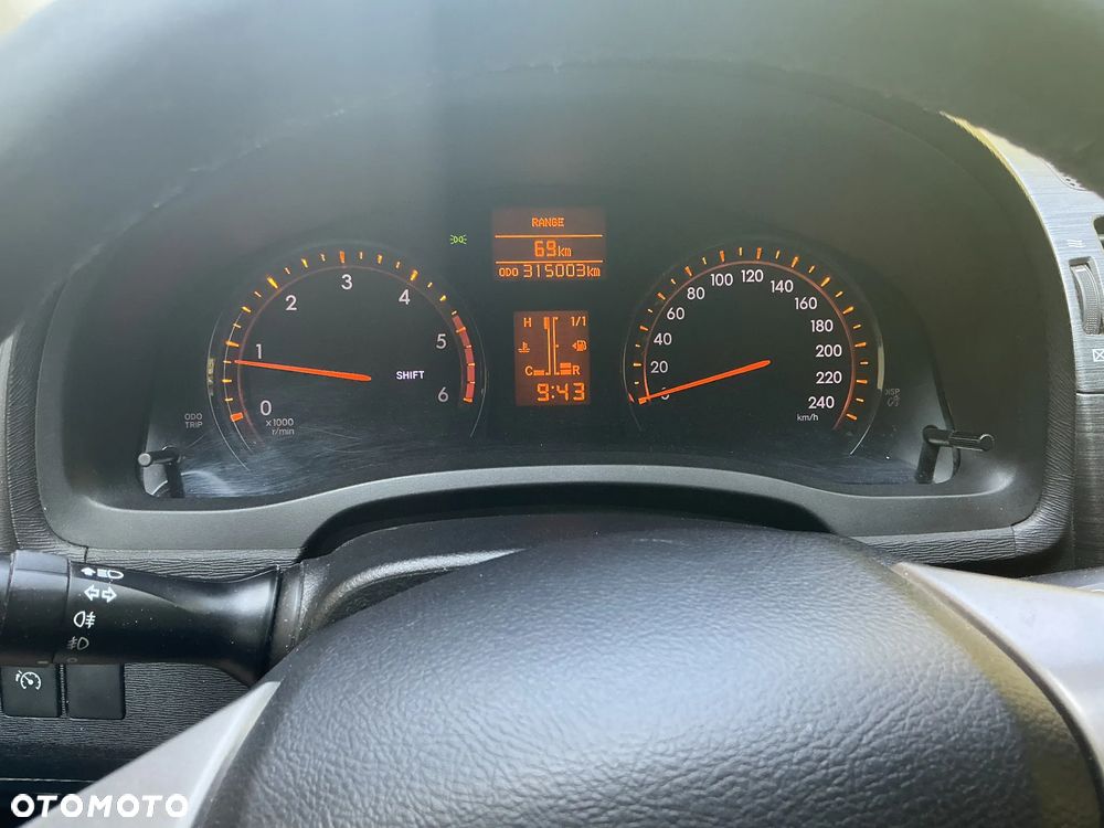 Toyota Avensis 2.2 D-4D Premium - 8