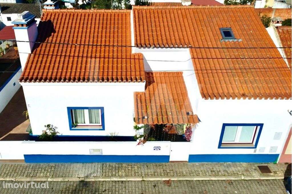 Charmosa moradia T2+1 numa das mais icónicas aldeias de Grândola. - Grande imagem: 2/23