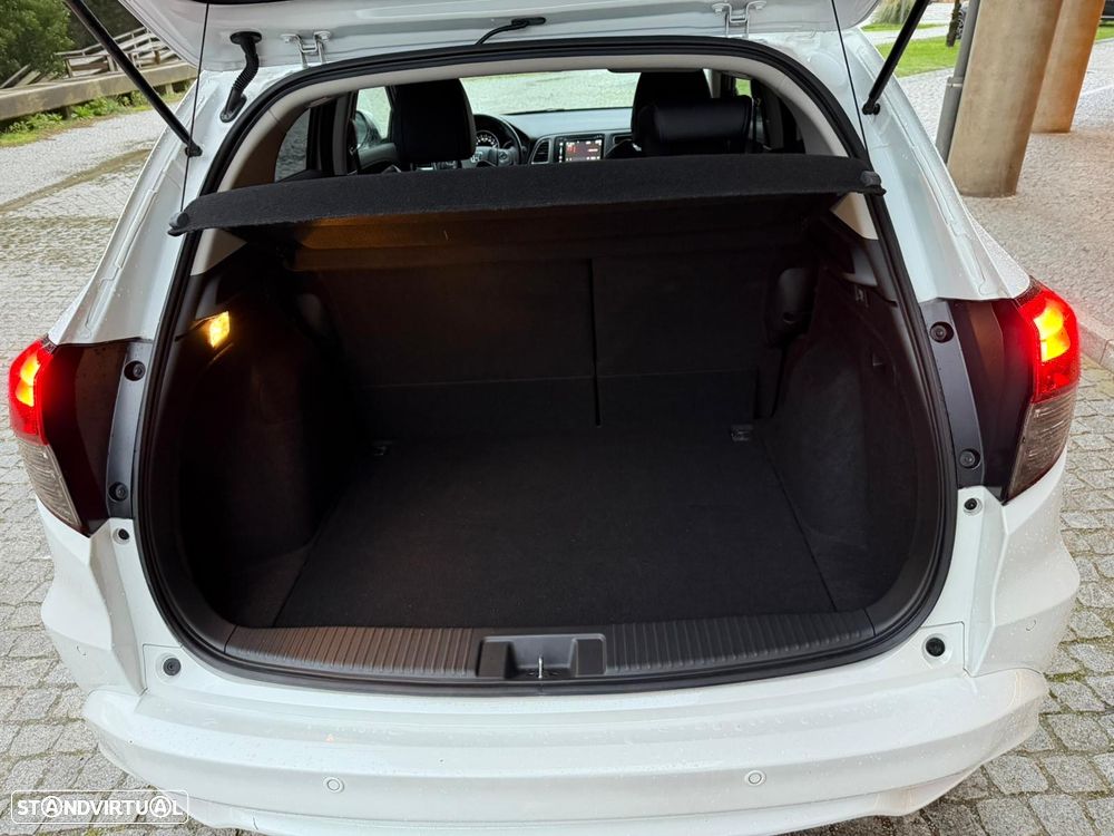 Honda HR-V 1.5 i-VTEC Executive CVT - 17