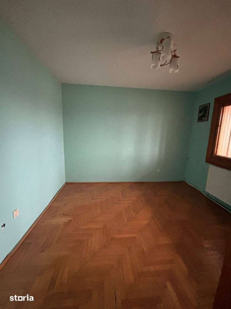 Duplex de vanzare in zona Hotel Roman, 3 balcoane 85.000 euro - Imagine principală: 2/13