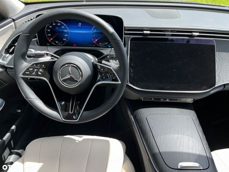 Mercedes-Benz Klasa E - 9