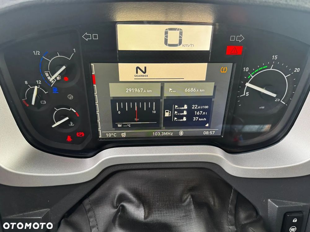 Renault T480 Sleeper Cab - 8