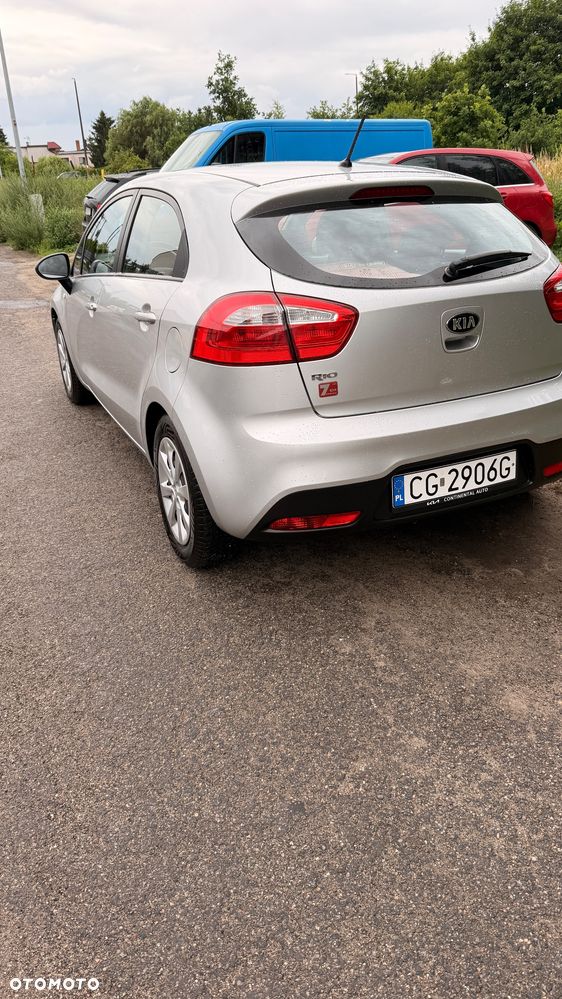 Kia Rio 1.2 L - 2