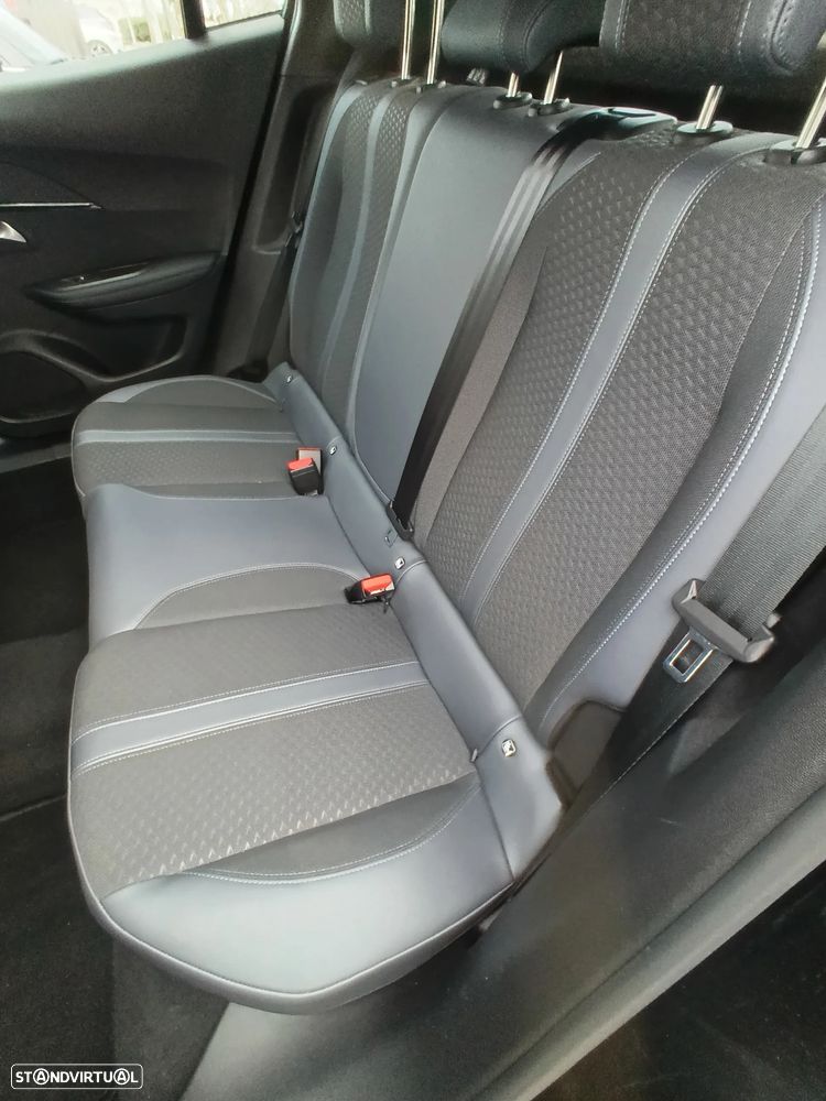 Peugeot 2008 1.2 PureTech Allure Pack - 17