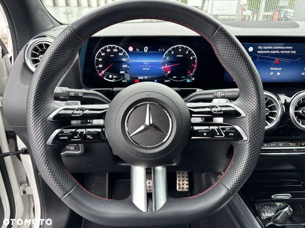 Mercedes-Benz GLA - 13