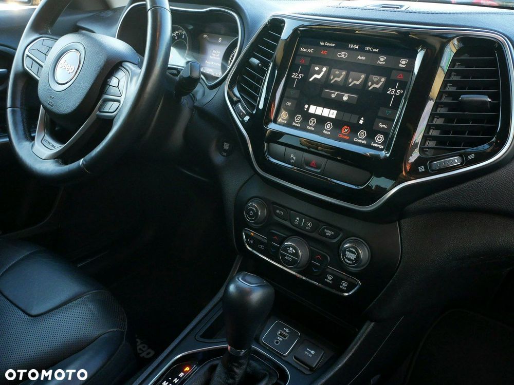 Jeep Cherokee - 27