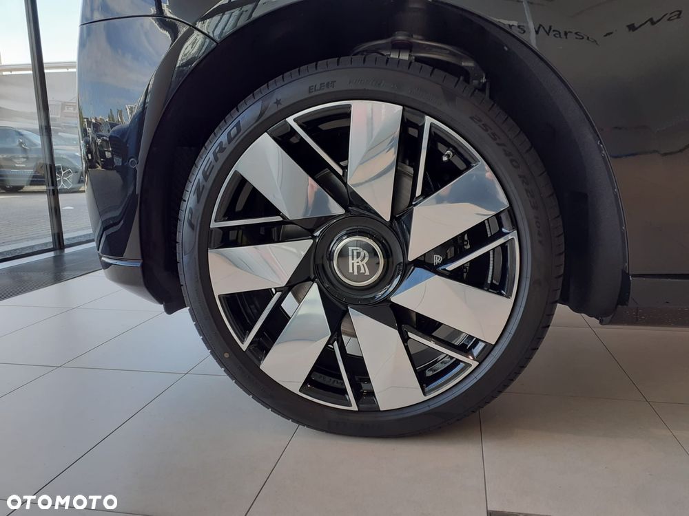 Rolls-Royce Cullinan - 7