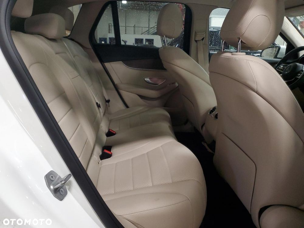 Mercedes-Benz GLC 300 4Matic 9G-TRONIC - 10