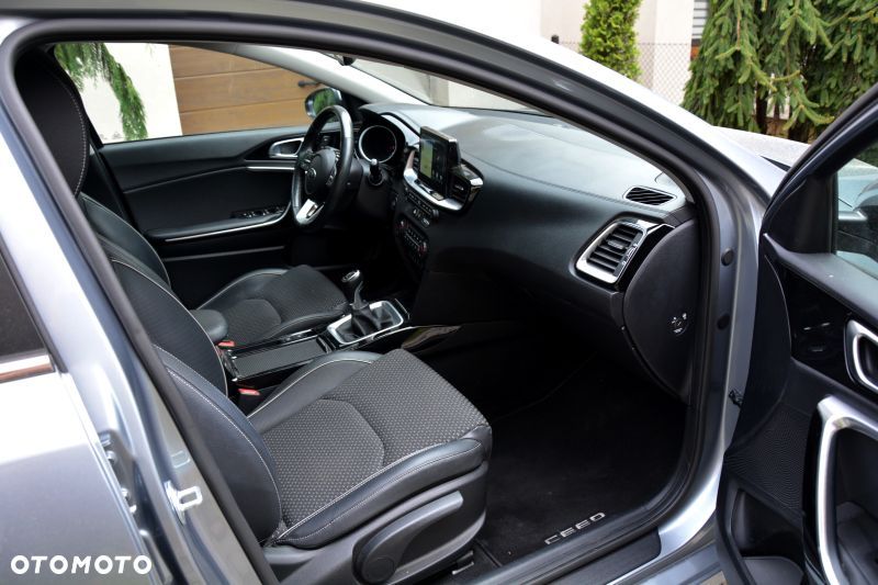 Kia Ceed 1.4 T-GDI L Business Line Plus - 4