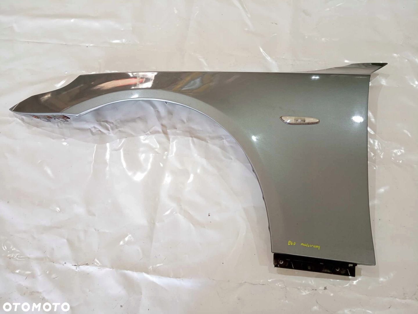 BMW E60 E61 błotnik lewy przód przedni A52/7 - 1