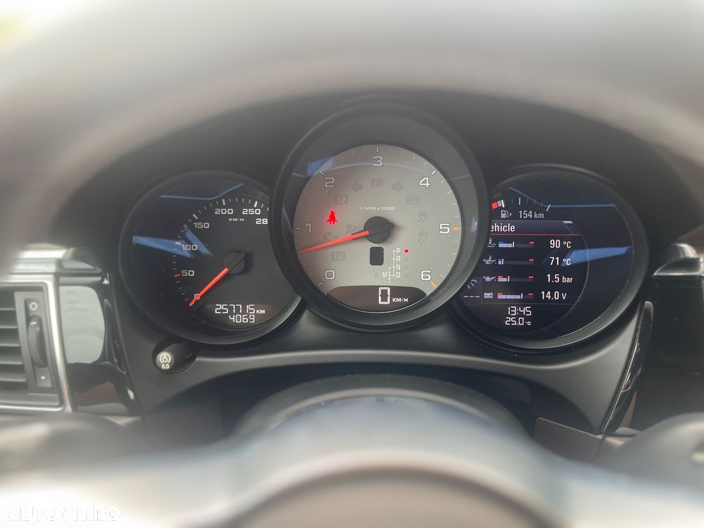 Porsche Macan 3.0 PDK S - 12