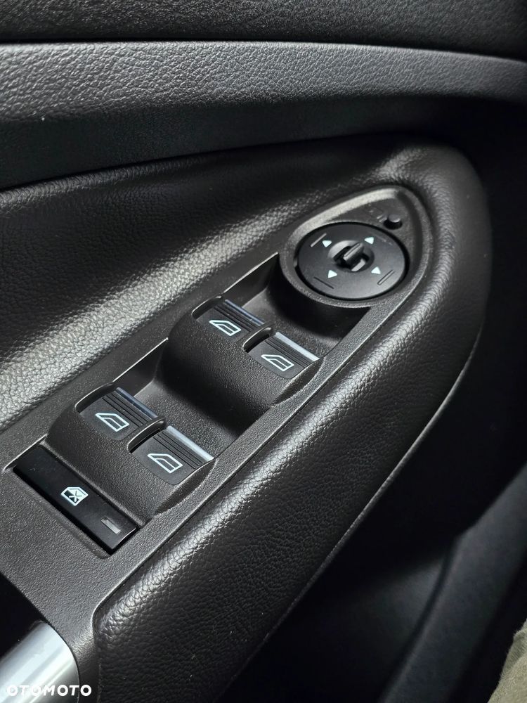 Ford Kuga 1.5 EcoBoost 2x4 Titanium - 30