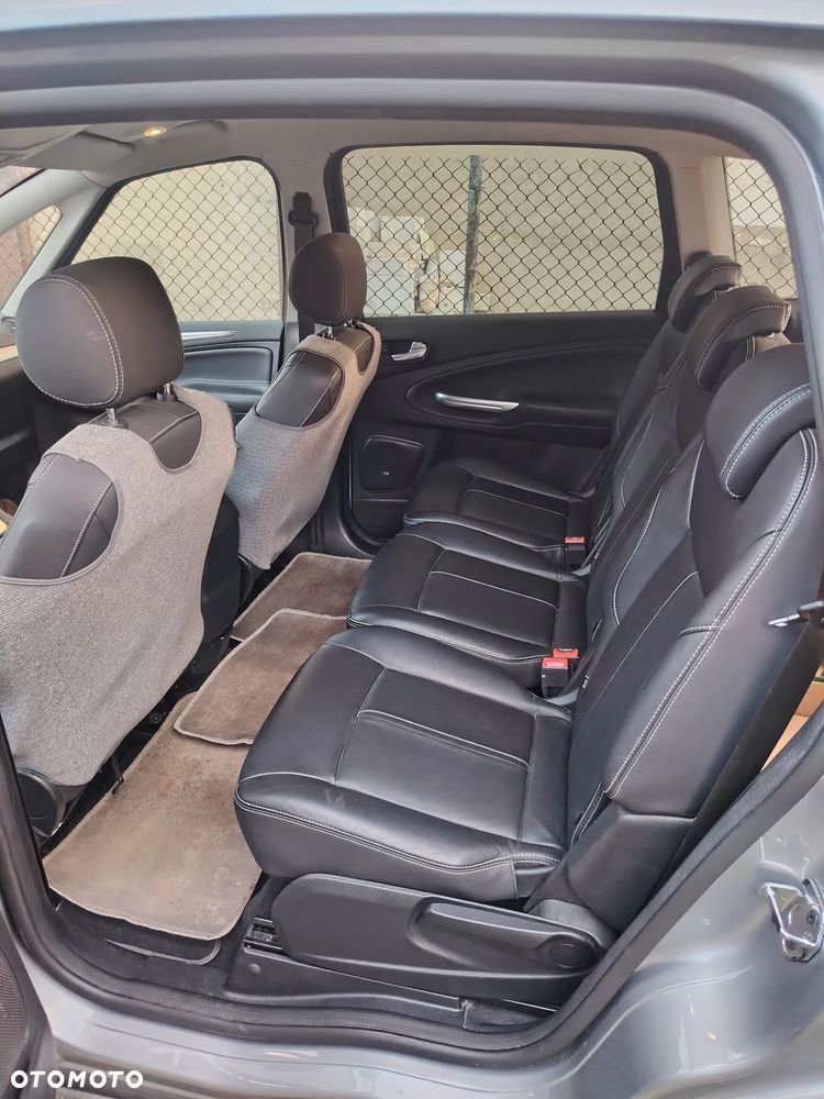 Ford S-Max - 14